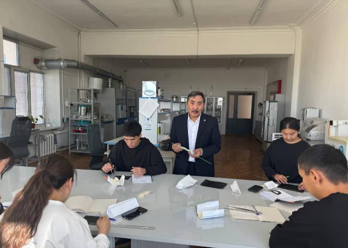 Мастер-класс по оценке физико-технических свойств шерсти овец прошел в Бурятской ГСХА