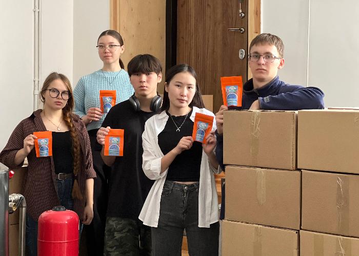 Бурятская ГСХА отправила 68 коробок чая «Селенга» для новогодних подарков бойцам СВО 