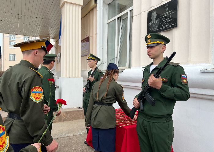 В Бурятской ГСХА прошел митинг, посвященный Герою Советского Союза Виктору Степановичу Макарову