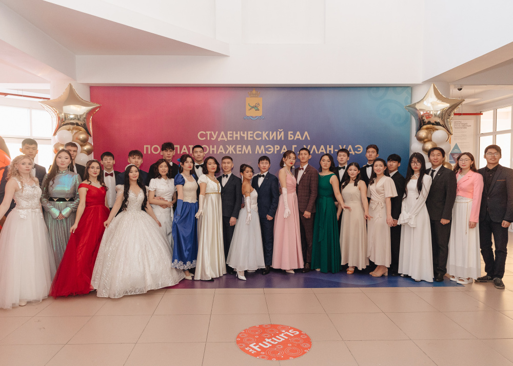 Студенты Бурятской ГСХА приняли участие в бале под патронажем мэра г. Улан-Удэ 