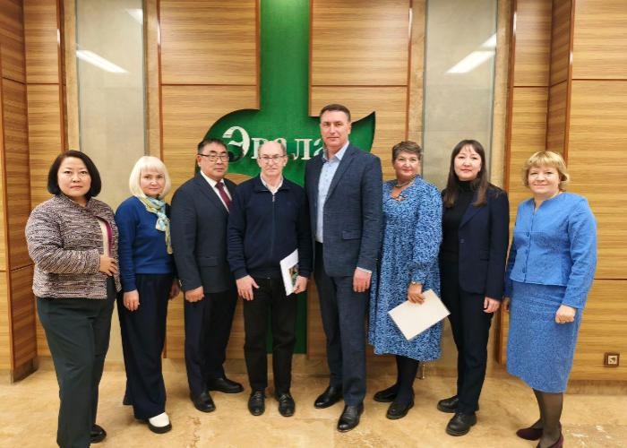 Делегация Бурятии с рабочим визитом посетила ЗАО «Эвалар» 