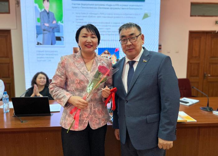 На Учёном совете состоялось награждение преподавателей и сотрудников академии 